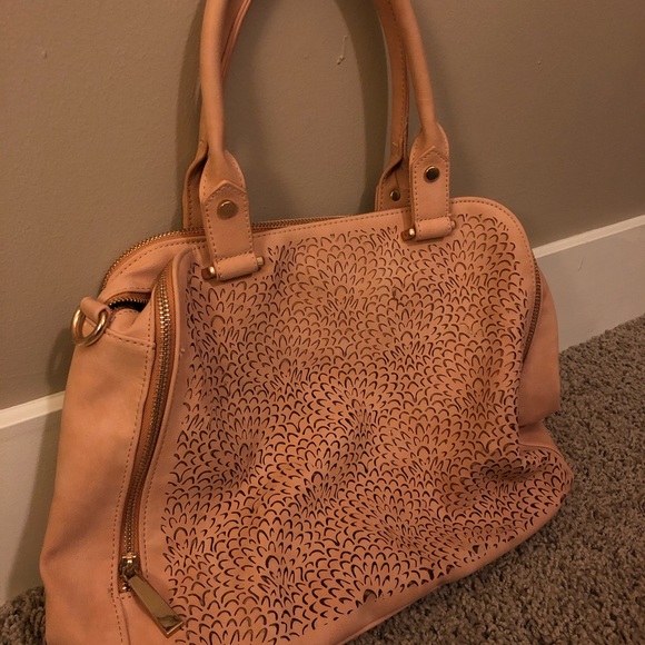 Laser Cut Blush Purse - Picture 2 of 6